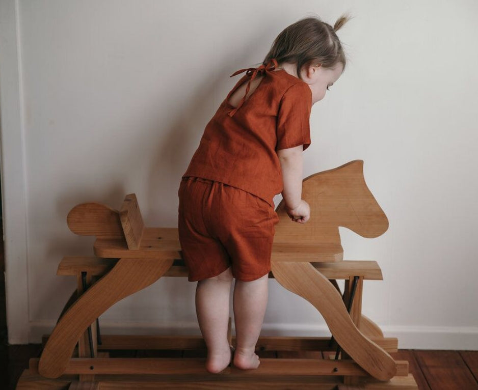 Benefits Of Natural Linen Baby & Kids Clothes for Australian Climate